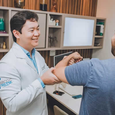 Ortopedista especialista em ombro - Dr Leandro 2 - doutor leandro 400 5